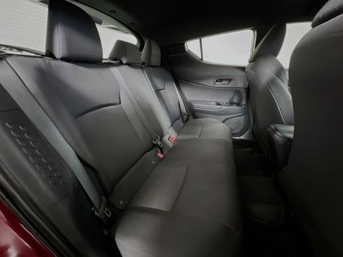 Used 2019 Toyota C-HR XLE FWD image 22