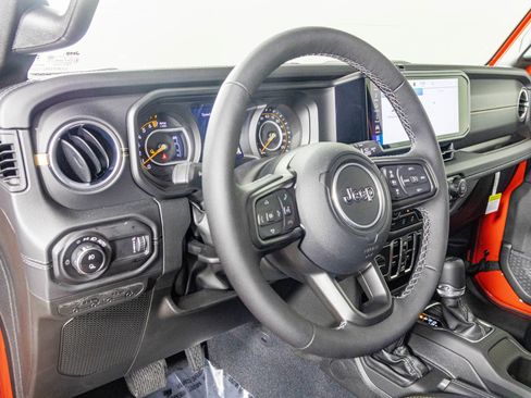 New 2025 Jeep Gladiator Sport image 4