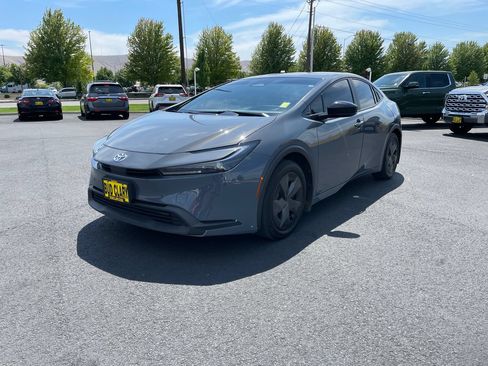 Certified 2025 Toyota Prius LE AWD/4WD image 7