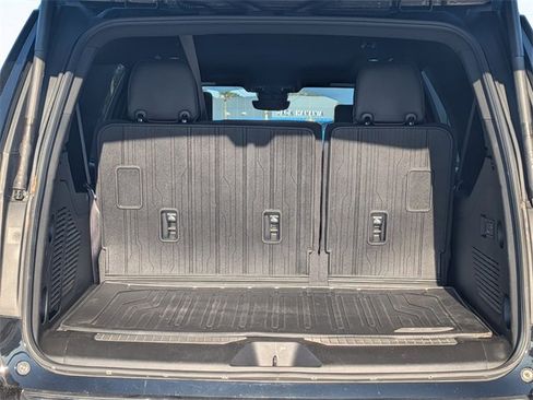 Used 2023 GMC Yukon XL Denali Ultimate image 12