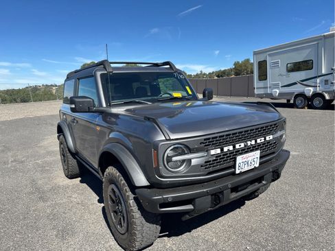 Certified 2021 Ford Bronco Badlands AWD/4WD image 3