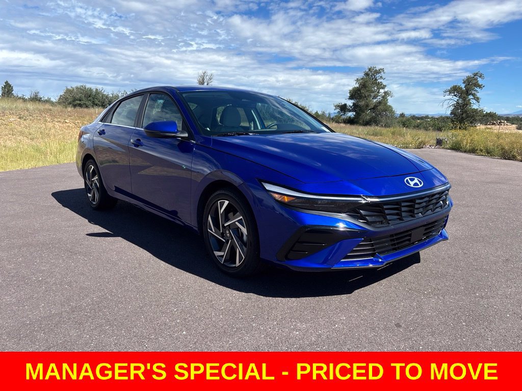 Certified 2025 Hyundai Elantra Limited FWD image 2