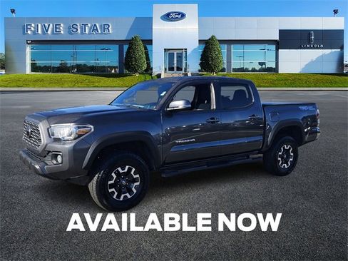 Used 2022 Toyota Tacoma TRD Off-Road image 3