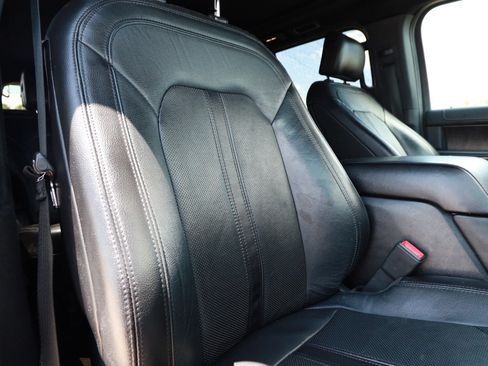 Used 2020 Ford Expedition Max Limited RWD image 31