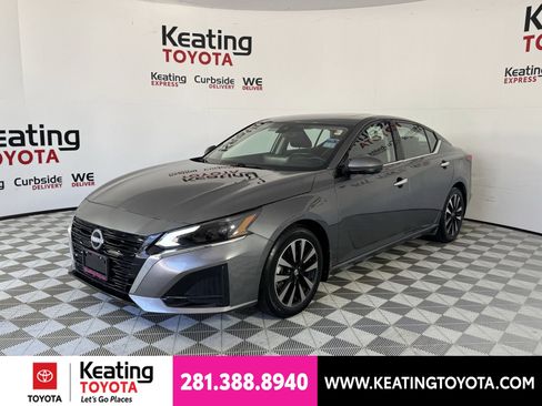 Used 2025 Nissan Altima 2.5 SL FWD image 9