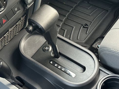 Used 2009 Jeep Wrangler Unlimited Sahara w/ Mopar Chrome Edition Group image 17