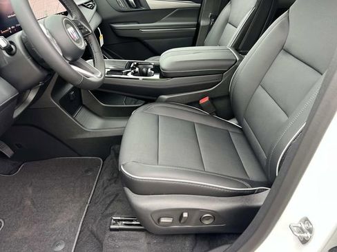 Used 2026 Buick Enclave Preferred w/ Power Package image 17