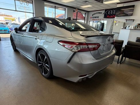 Used 2019 Toyota Camry XSE w/ Navigation Package image 9