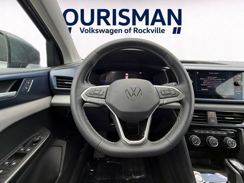 Used 2023 Volkswagen Taos SE FWD image 14