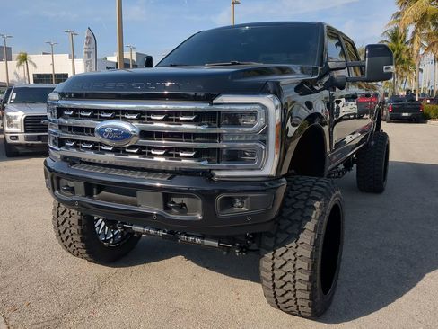 Used 2025 Ford F250 Platinum image 9