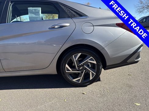 Used 2024 Hyundai Elantra Limited image 31