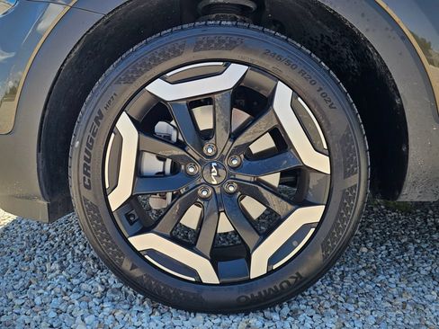 Used 2025 Kia Telluride S FWD image 3