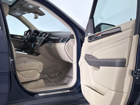 Used 2015 Mercedes-Benz ML 350 4MATIC w/ Premium 1 Package image 24