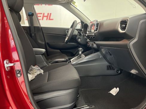 New 2026 Hyundai Venue SE FWD image 12