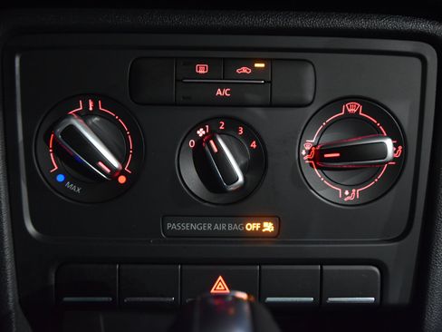 Used 2019 Volkswagen Beetle 2.0T S image 26