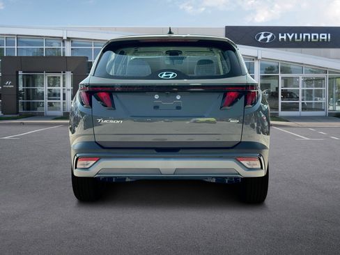 Used 2025 Hyundai Tucson SE image 6