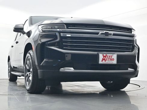 Used 2022 Chevrolet Suburban LT w/ Luxury Package image 33