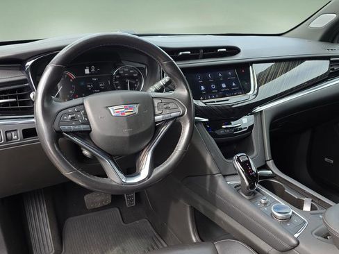 Used 2022 Cadillac XT6 Premium Luxury image 29