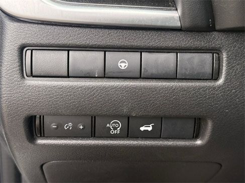 Used 2024 Nissan Rogue SV image 24