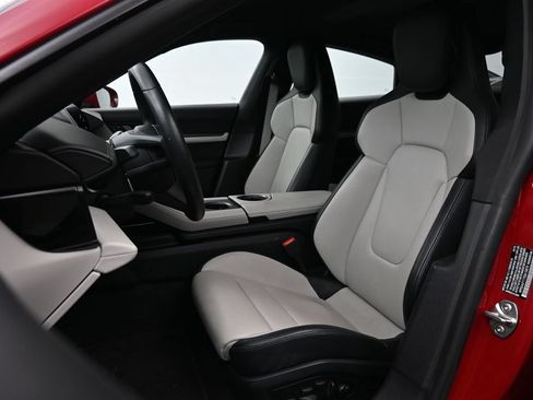 Used 2025 Porsche Taycan RWD image 5