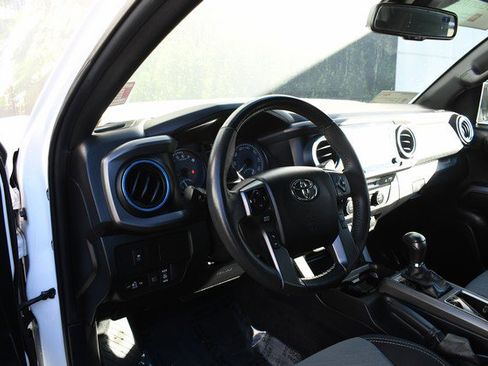 Certified 2021 Toyota Tacoma TRD Off-Road image 14