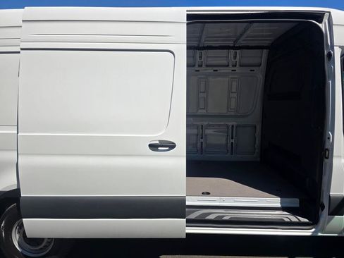New 2025 Mercedes-Benz eSprinter 170 Cargo image 21