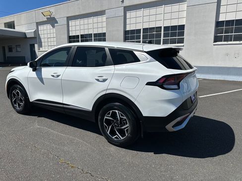 Used 2023 Kia Sportage LX AWD/4WD image 4