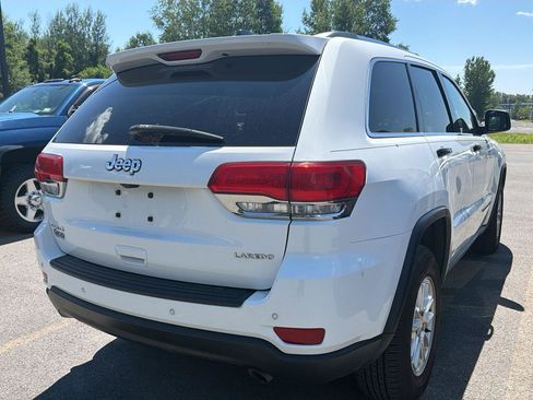 Used 2018 Jeep Grand Cherokee Laredo AWD/4WD image 7