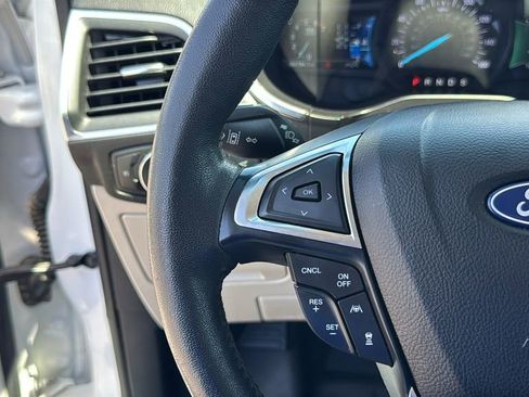 Used 2020 Ford Edge Titanium FWD image 11