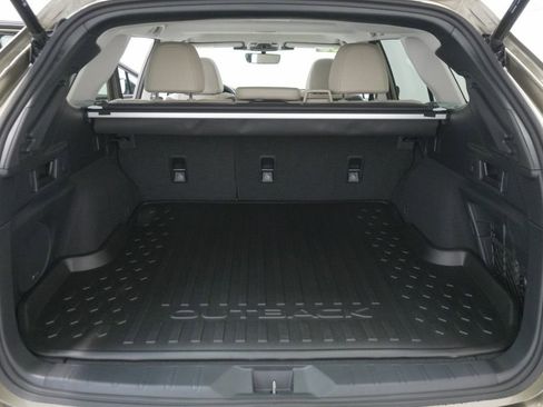 Used 2025 Subaru Outback Limited image 33