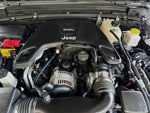 Used 2021 Jeep Gladiator Sport w/ Trailer Tow Package AWD/4WD image 30