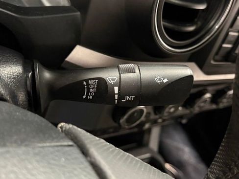 Used 2019 Toyota Tacoma SR5 image 21