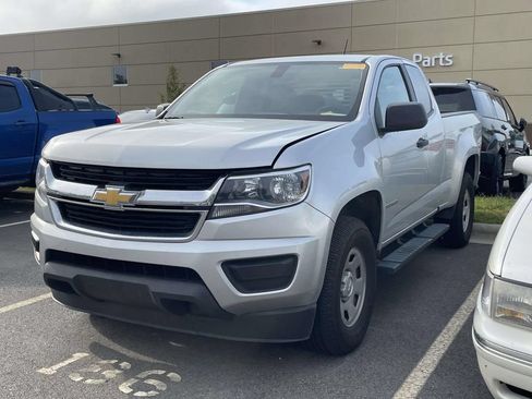 Used 2019 Chevrolet Colorado W/T w/ WT Convenience Package RWD image 2