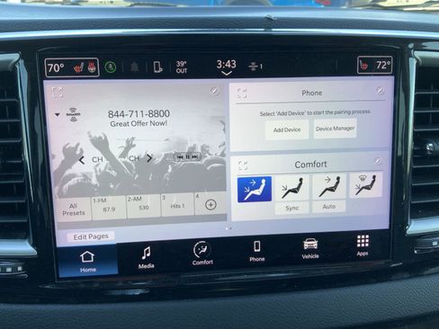 Used 2023 Chrysler Pacifica Touring-L image 35