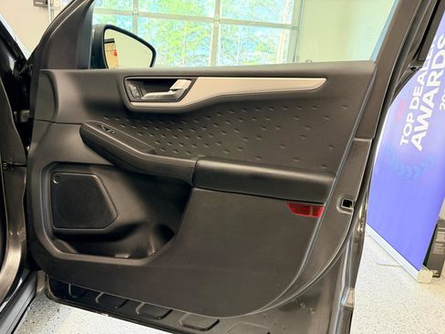 Used 2020 Ford Escape SEL image 22