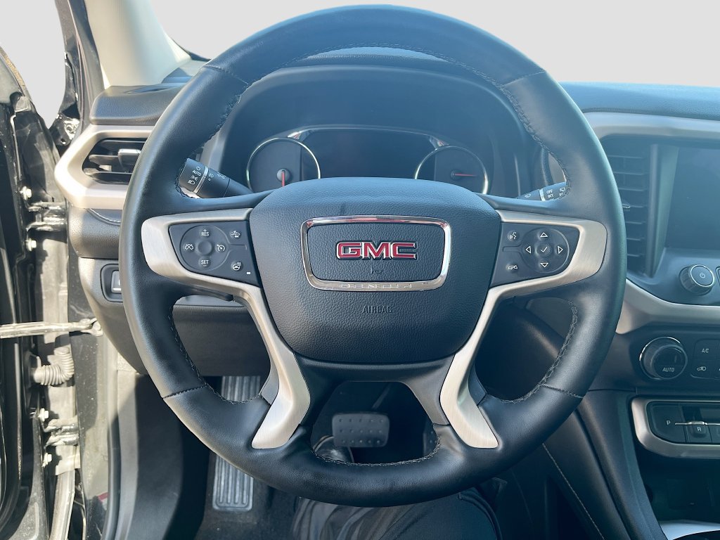 Used 2023 GMC Acadia Denali w/ Denali Ultimate Package AWD/4WD image 11