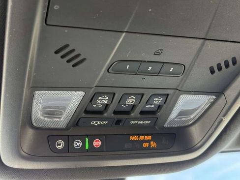 Used 2022 Buick Enclave Essence w/ Experience Buick Package image 32