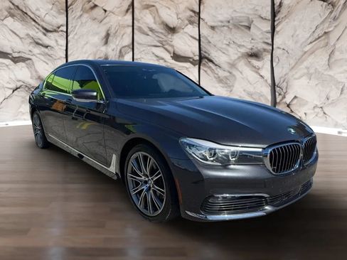 Used 2016 BMW 740i RWD image 4