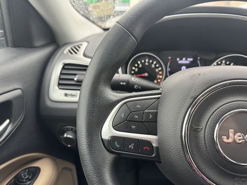 Used 2018 Jeep Compass Sport image 22