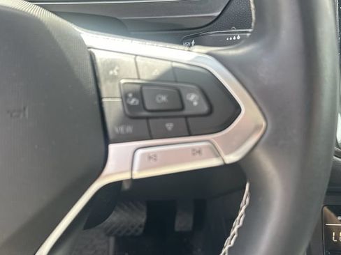 Certified 2022 Volkswagen Tiguan SE FWD image 17