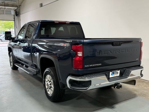 Used 2022 Chevrolet Silverado 2500 LT w/ Convenience Package AWD/4WD image 3