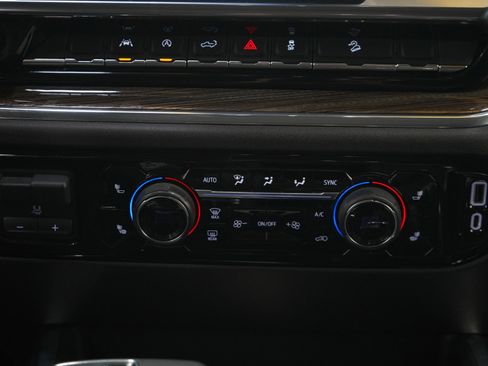 Used 2023 Chevrolet Silverado 1500 LT w/ Z71 Off-Road Package image 20