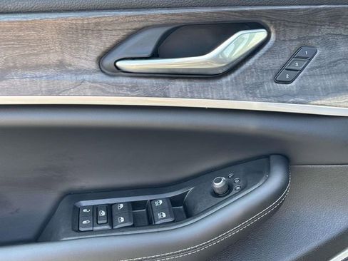 New 2026 Jeep Grand Cherokee L Limited AWD/4WD image 18