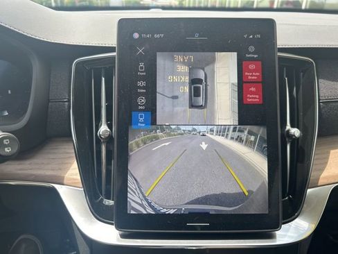 Certified 2025 Volvo XC90 B6 Plus AWD/4WD image 23