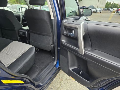 Used 2015 Toyota 4Runner SR5 image 14