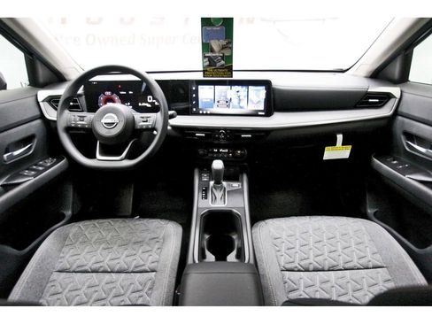 New 2026 Nissan Kicks SV w/ SV Premium Package image 7