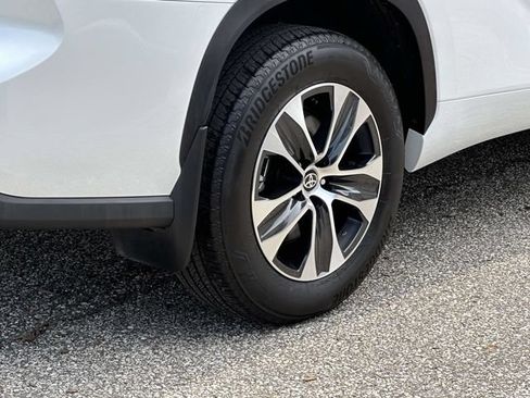 Used 2026 Toyota Highlander XLE AWD/4WD image 29
