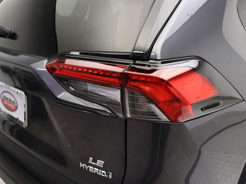 Certified 2024 Toyota RAV4 LE AWD/4WD image 9