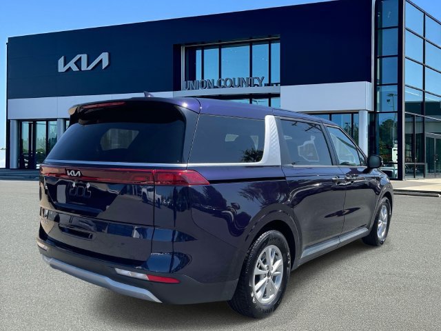 Certified 2024 Kia Carnival LX FWD image 6