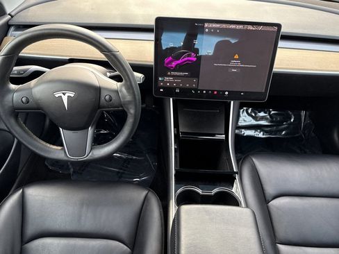 Used 2020 Tesla Model 3 Standard Range image 15